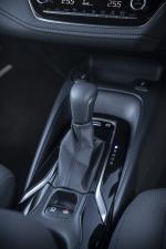 Toyota Corolla Hybrid Sedan 2019 года (UK)